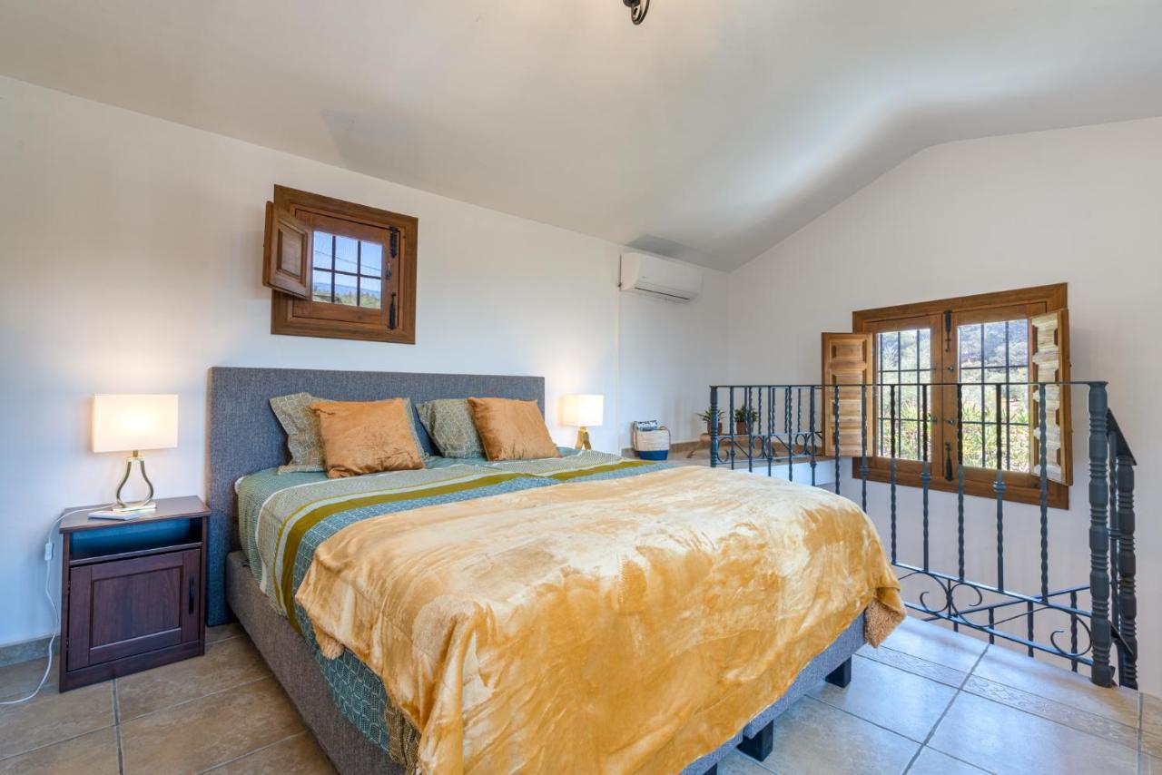 Hacienda La Buena Vida B&B En Appartementen Algarinejo 외부 사진